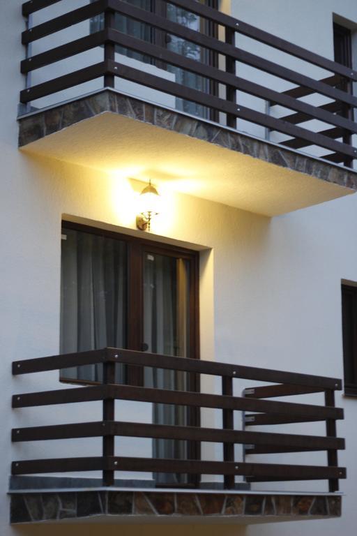 Отель Casa Laur Cu Plaja Privata Колибица Экстерьер фото